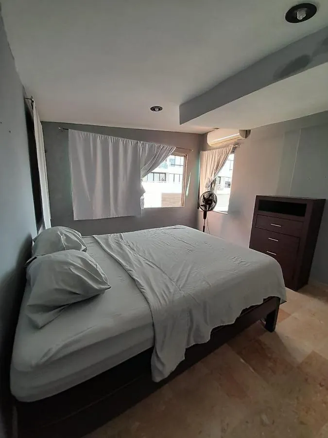 Hostel Large Penthouse On Lagoon, Fantastic Views, Across From Beach Cancun