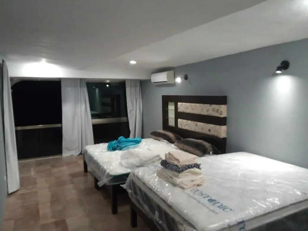 Large Penthouse On Lagoon, Fantastic Views, Across From Beach Cancun Hostel