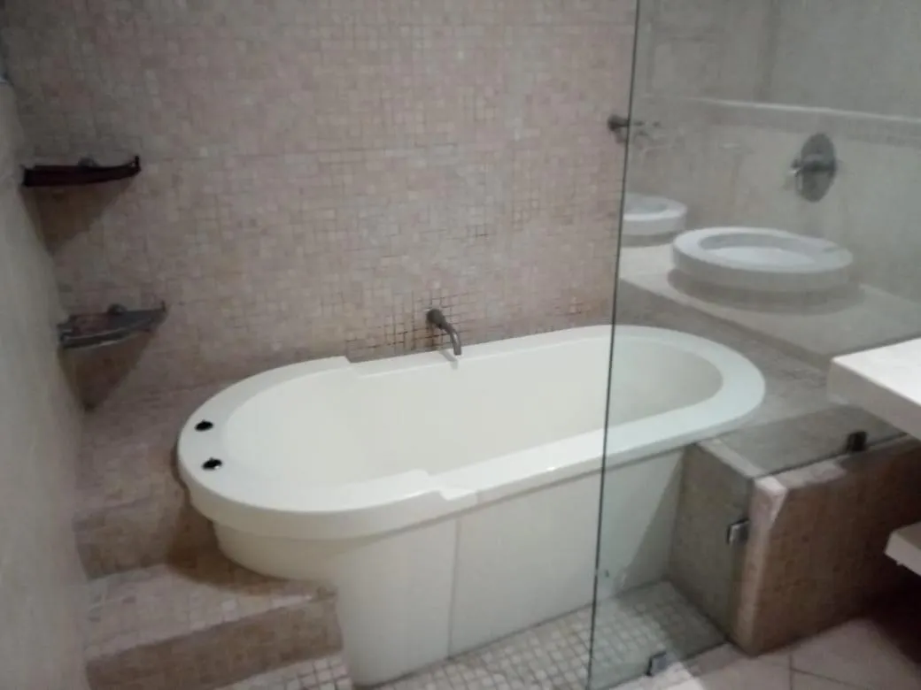 Large Penthouse On Lagoon, Fantastic Views, Across From Beach Cancun